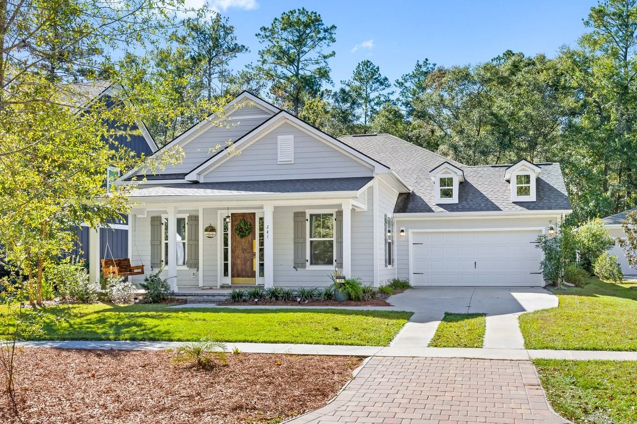241 Ridgewood Park Dr S