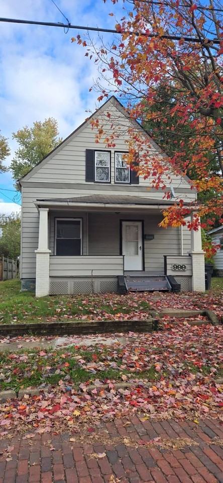 999 Collinwood Ave - Photo 2 of 49