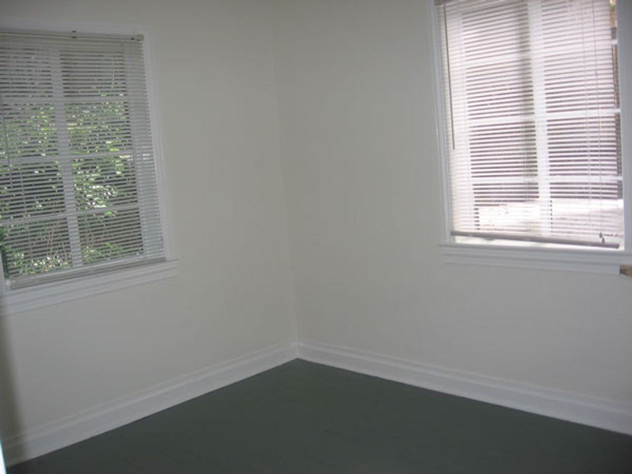 307 Ransom St - Photo 4 of 6