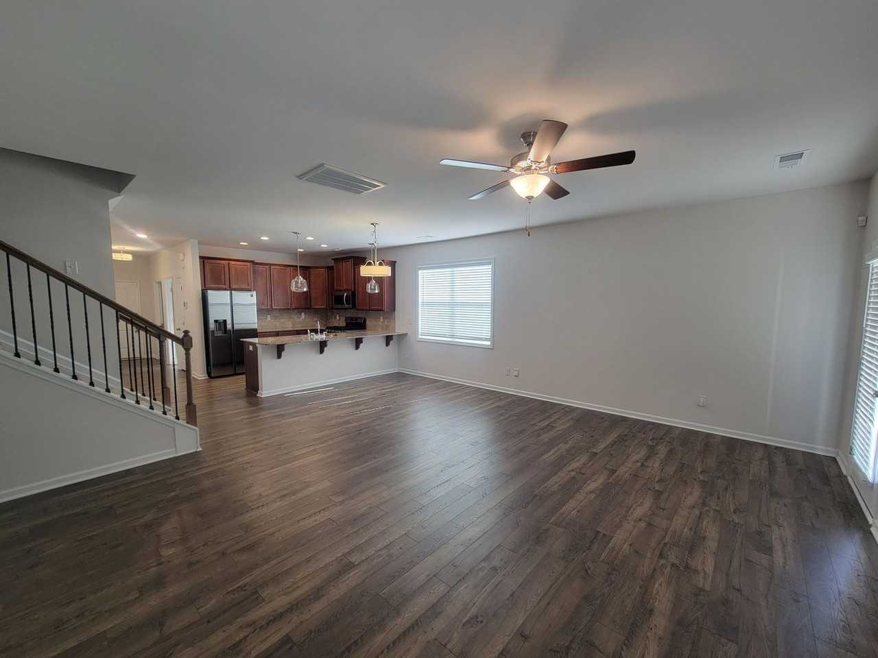 166 Luxborough Ct - Photo 4 of 31