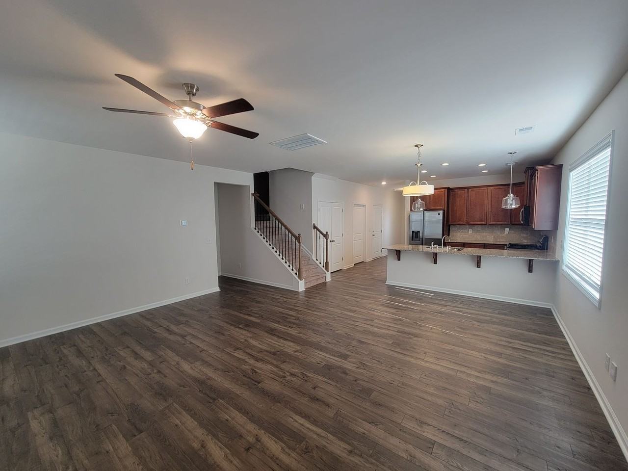 166 Luxborough Ct - Photo 5 of 31