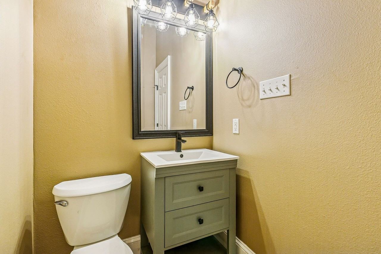 503-505Third - Photo 7 of 19