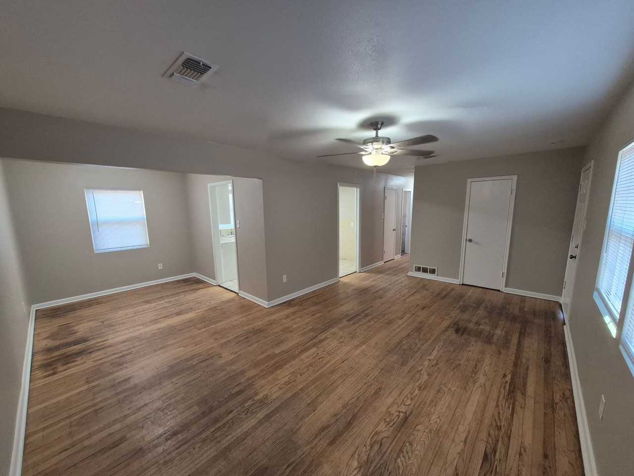 5403 Avenue B - Photo 3 of 15