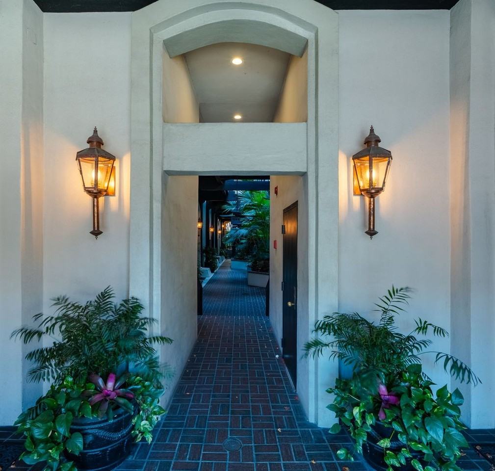 109 E Bay St Apt 1b - Photo 4 of 28