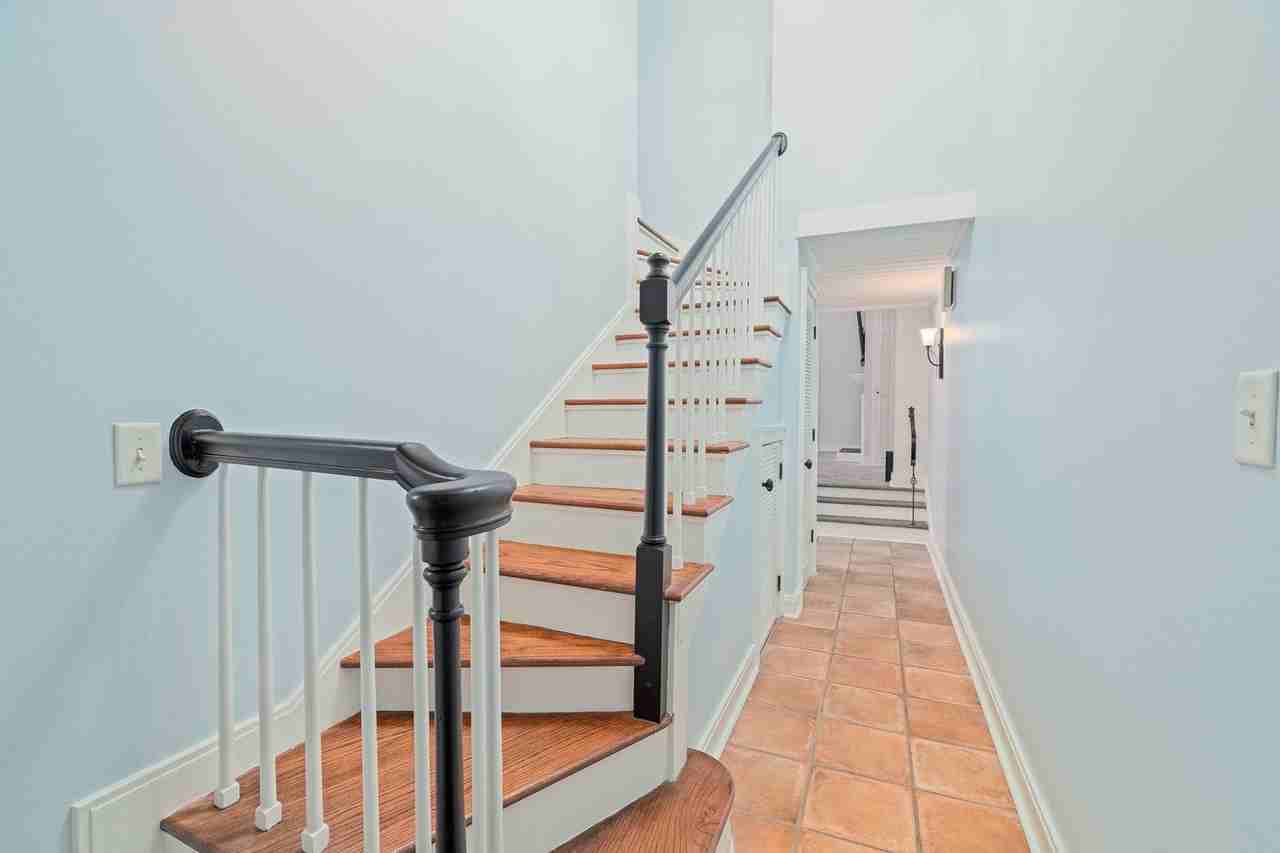 109 E Bay St Apt 1b - Photo 7 of 28