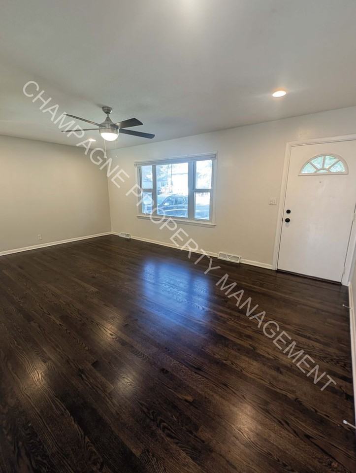 4105 East 107th Terrace - Photo 2 of 40