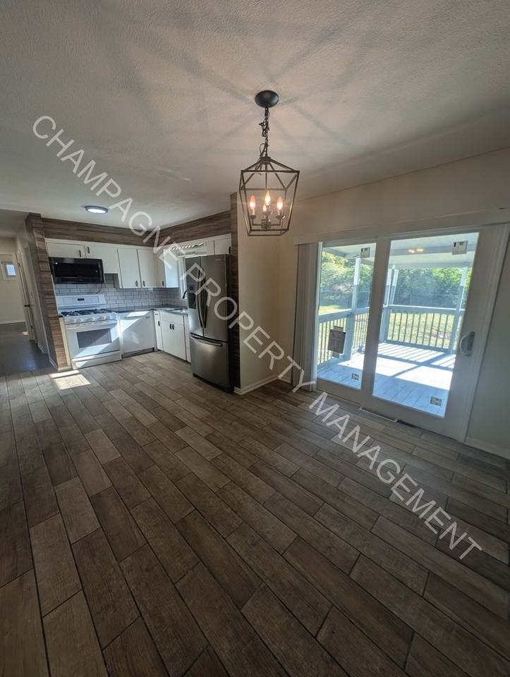 4105 East 107th Terrace - Photo 5 of 40