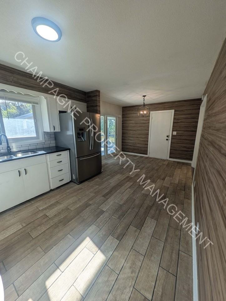 4105 East 107th Terrace - Photo 6 of 40