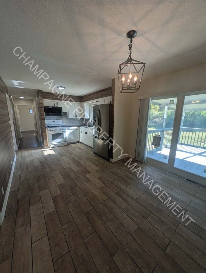 4105 East 107th Terrace - Photo 7 of 40