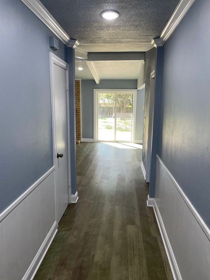 229 Travis Ln - Photo 3 of 25