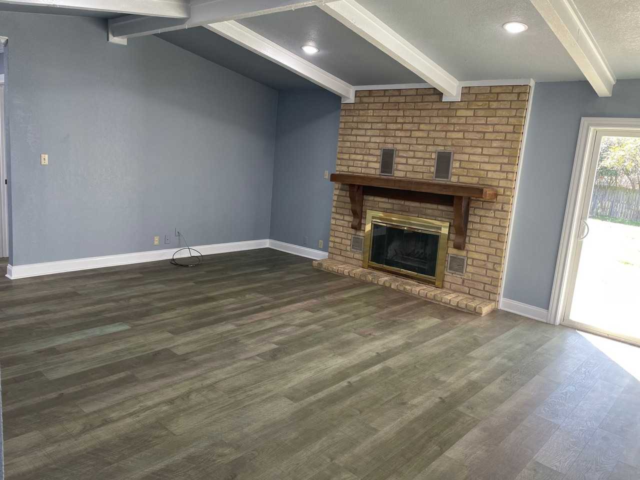 229 Travis Ln - Photo 4 of 25