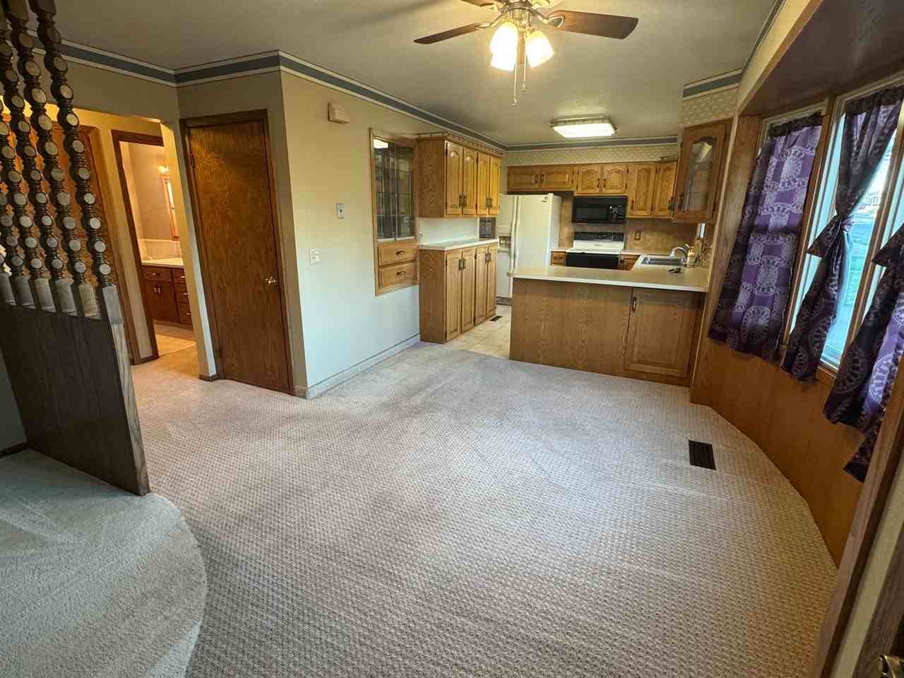 1046 N 29th St - Photo 3 of 33