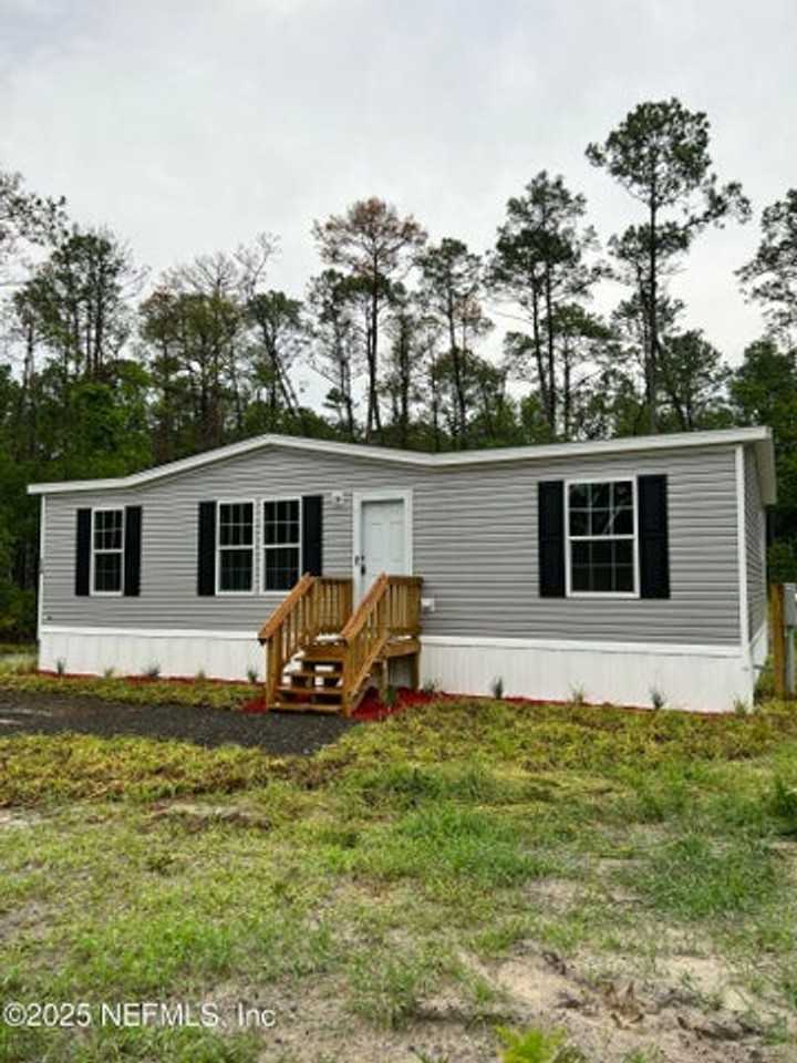 520 Hickory Nut Trl - Photo 2 of 11
