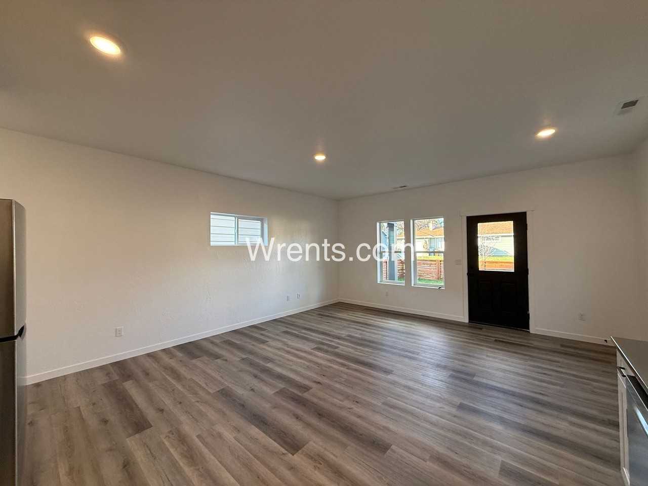 3710-3716 E Liberty Ave - Photo 5 of 16