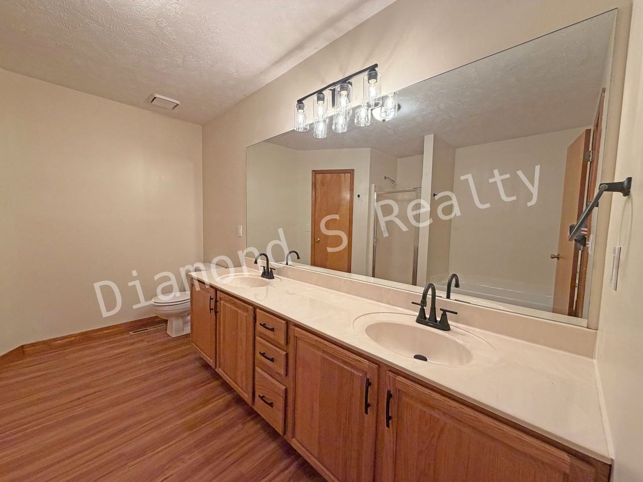 3206 E Lark St - Photo 7 of 16