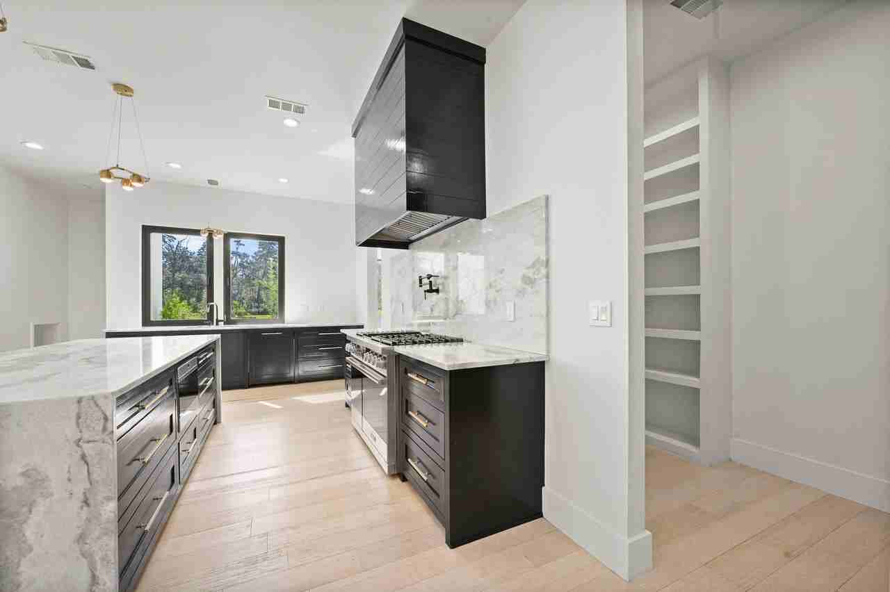 9825 Fawn View Dr - Photo 2 of 50