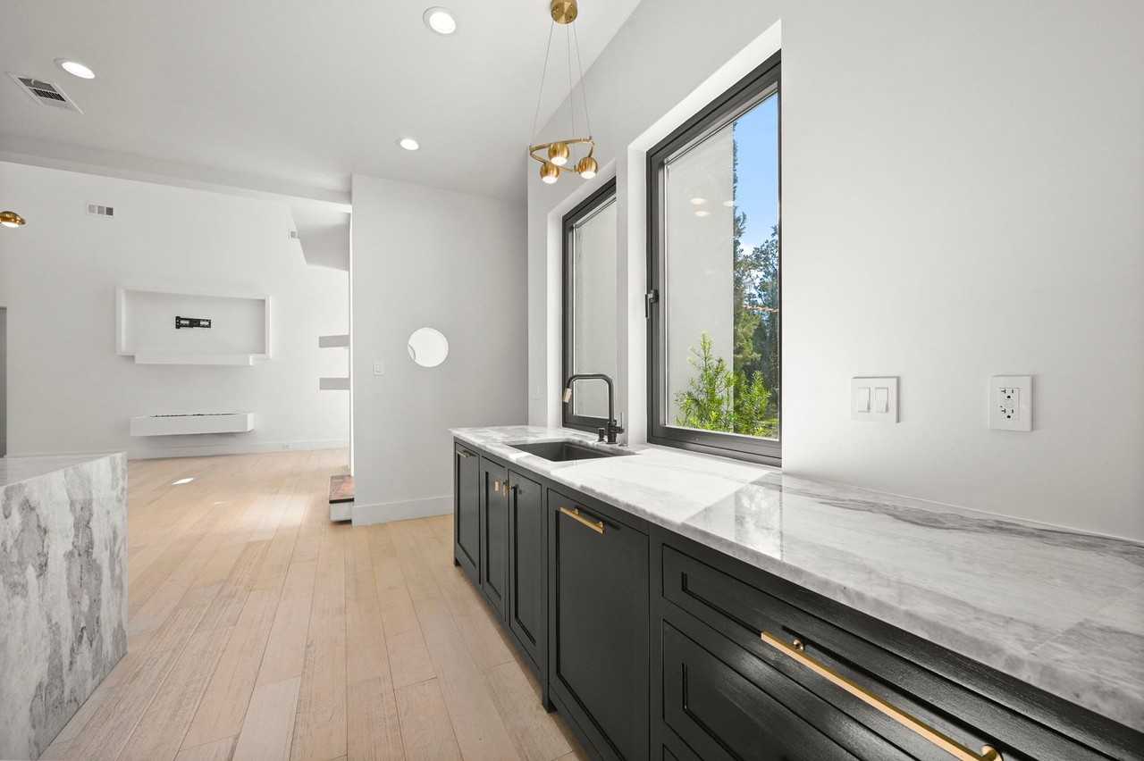 9825 Fawn View Dr - Photo 6 of 50