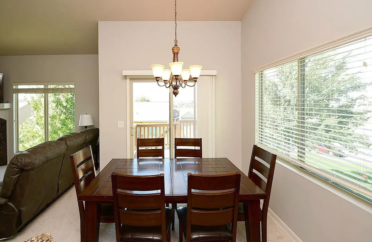 7008 South 183rd Avenue - Photo 7 of 17