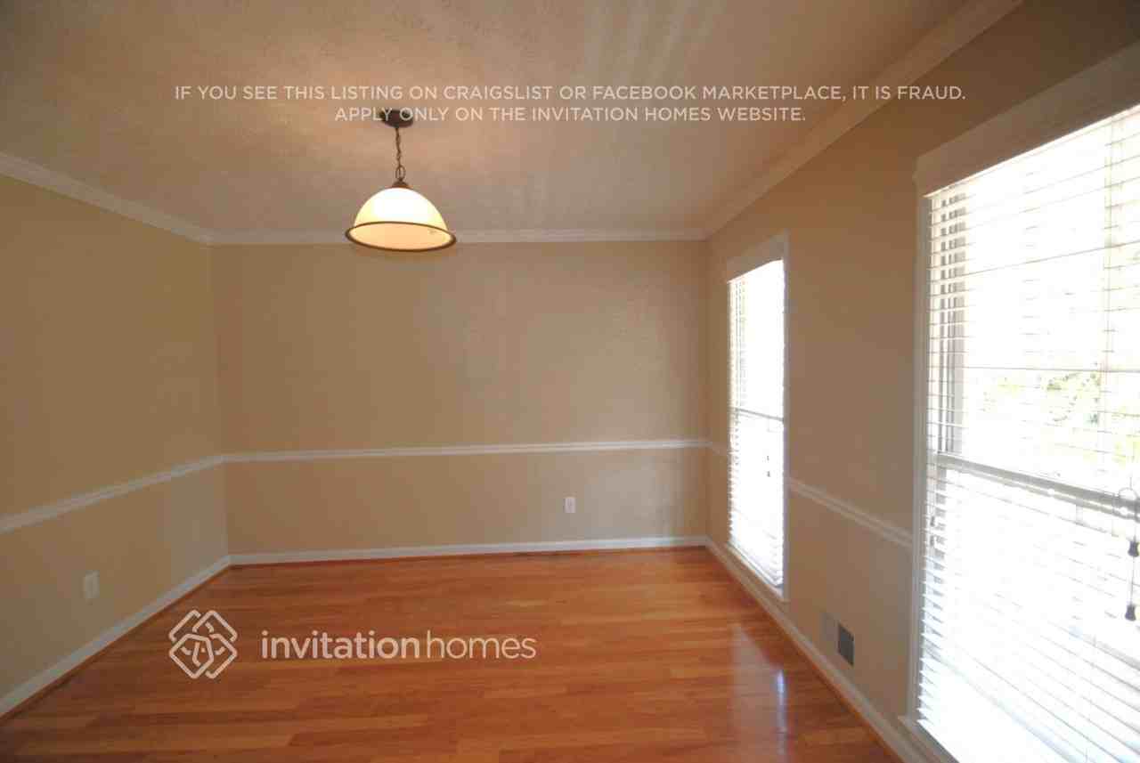 1515 Summit Chase Dr - Photo 4 of 12