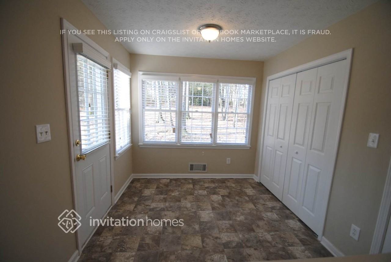 1515 Summit Chase Dr - Photo 5 of 12