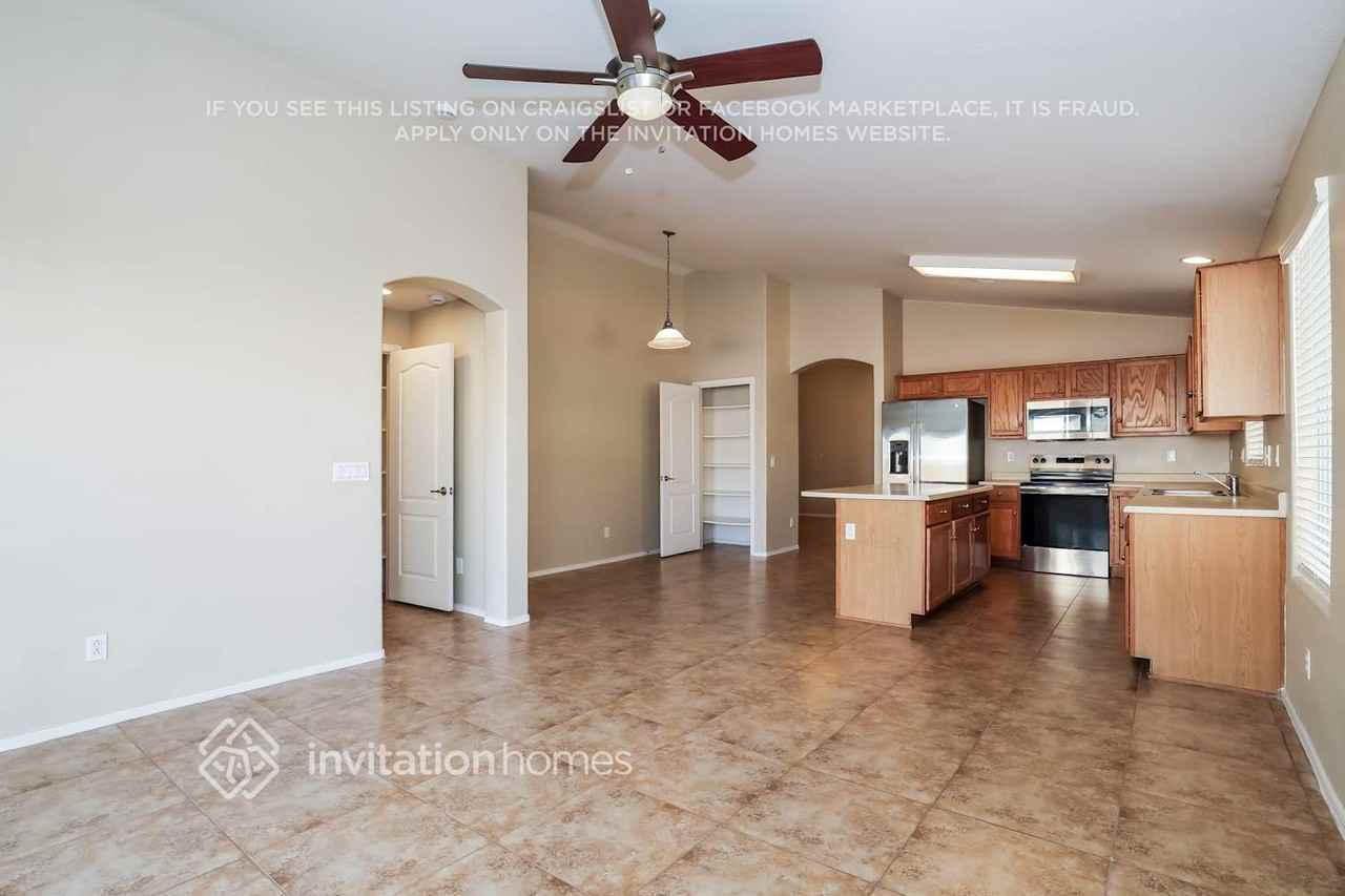 3062 W Yellow Peak Dr - Photo 4 of 17