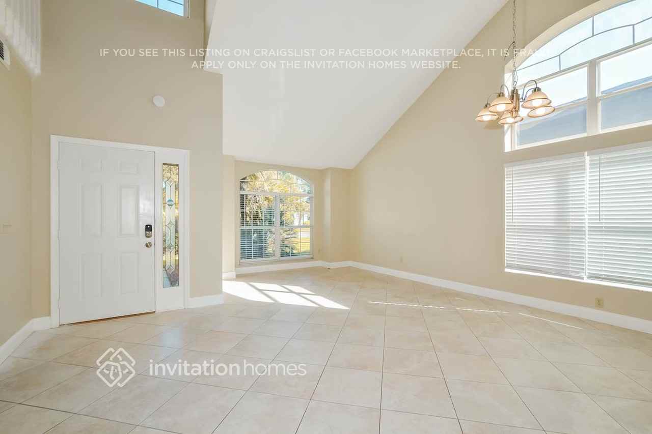 724 Silver Birch Pl - Photo 4 of 18