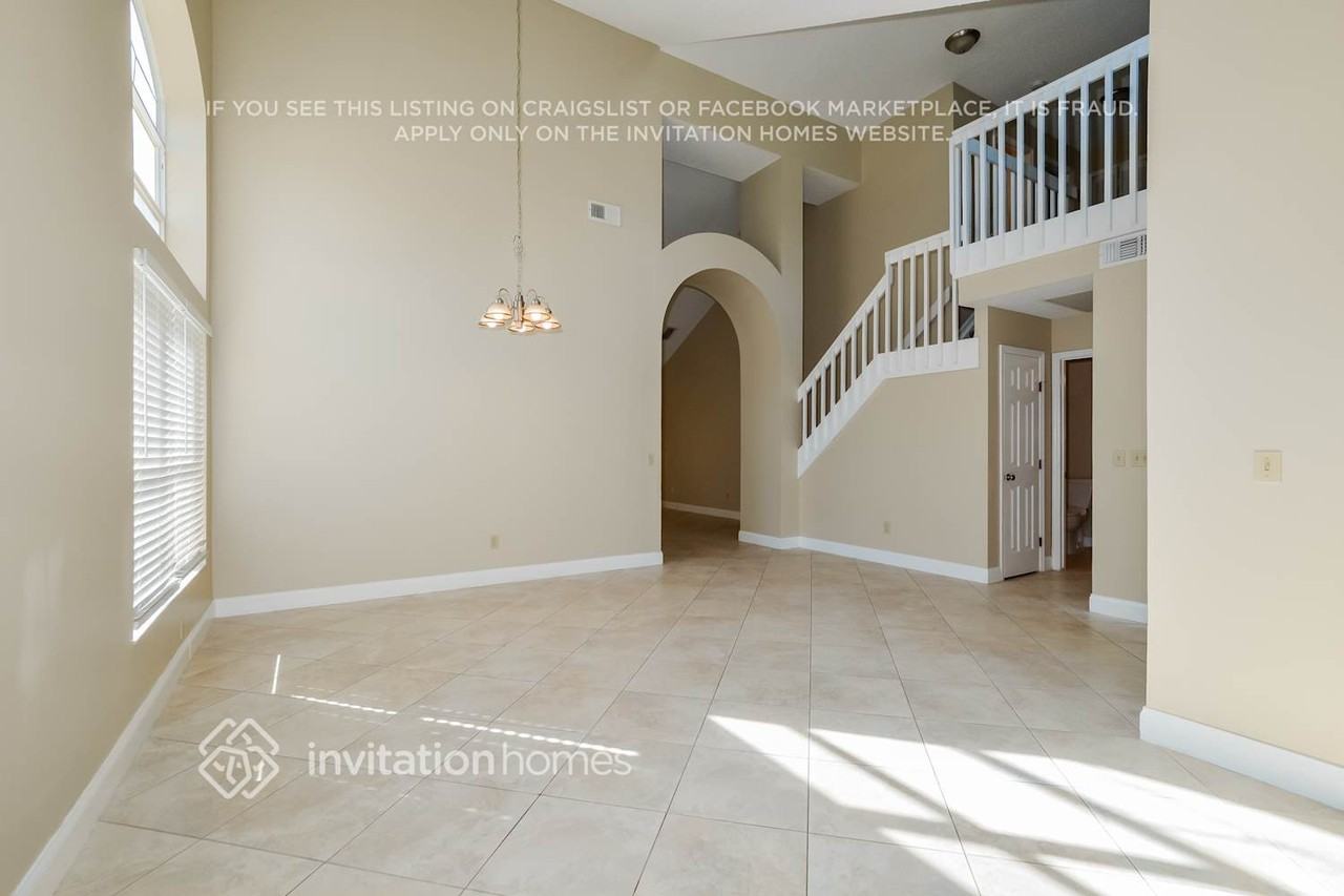 724 Silver Birch Pl - Photo 5 of 18