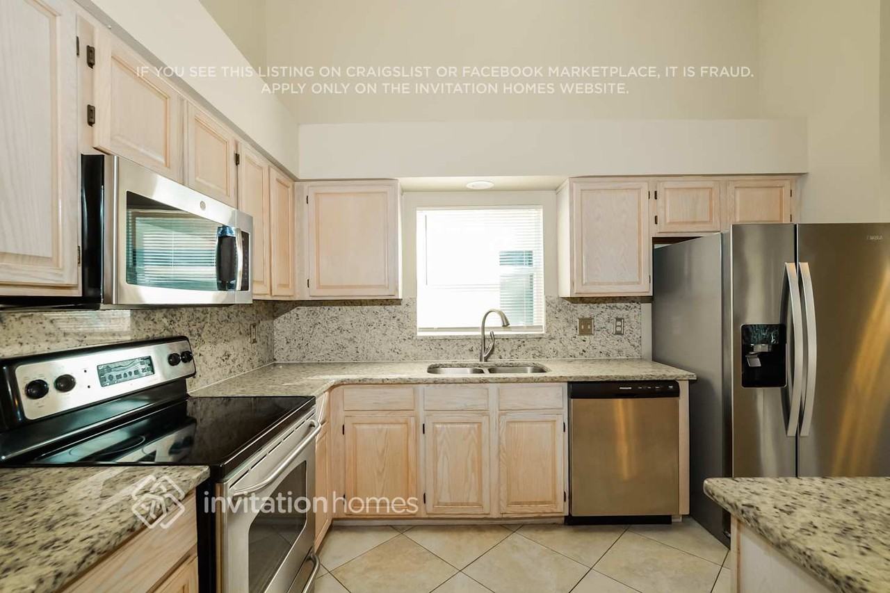 724 Silver Birch Pl - Photo 7 of 18