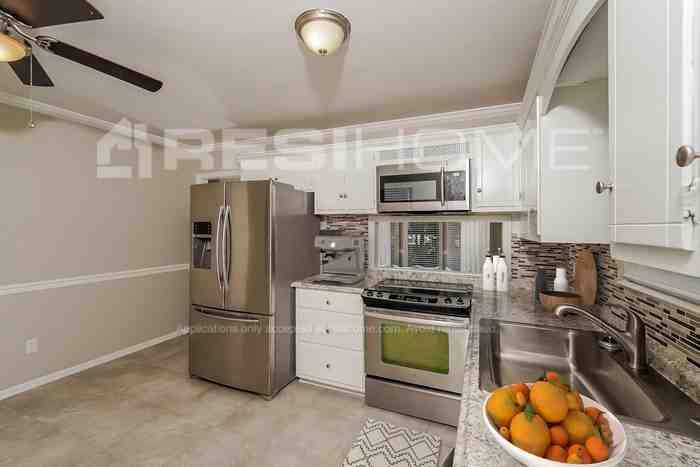 6820 Markham Dr - Photo 2 of 17