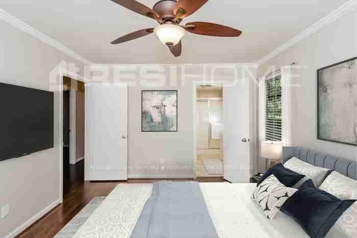 6820 Markham Dr - Photo 5 of 17