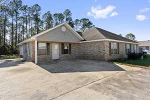 featured image of 904 Combel St