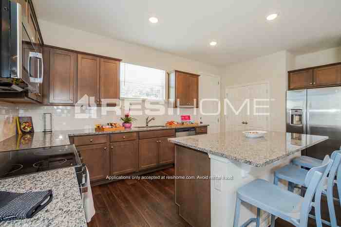 5035 Starwood Pl - Photo 4 of 20