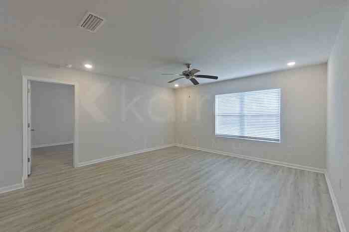 401 Monarch Ln - Photo 2 of 23