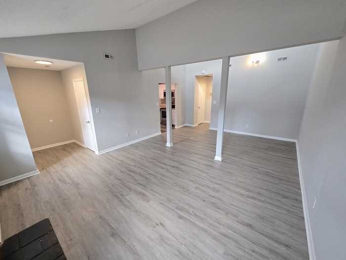 170 S Kentucky Ave - Photo 3 of 22