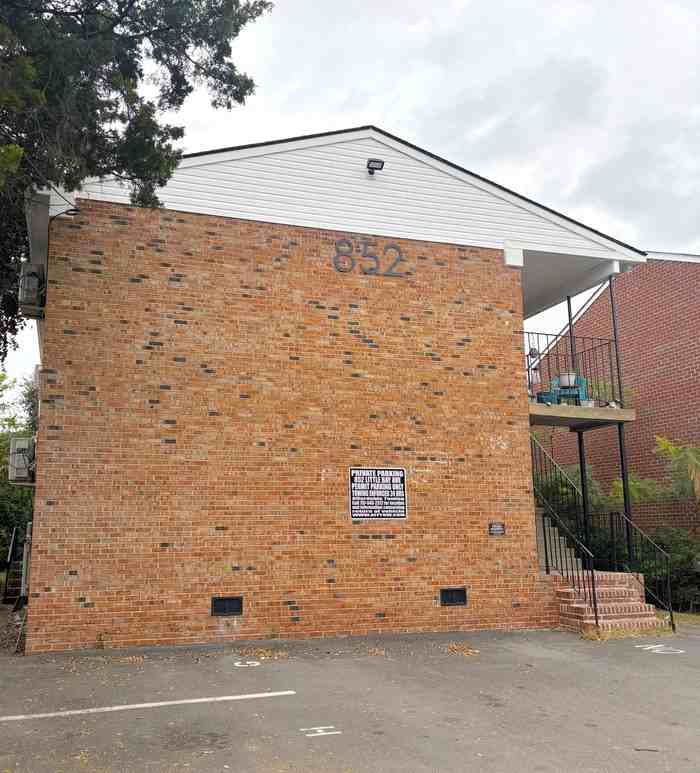 852 Little Bay Ave #8