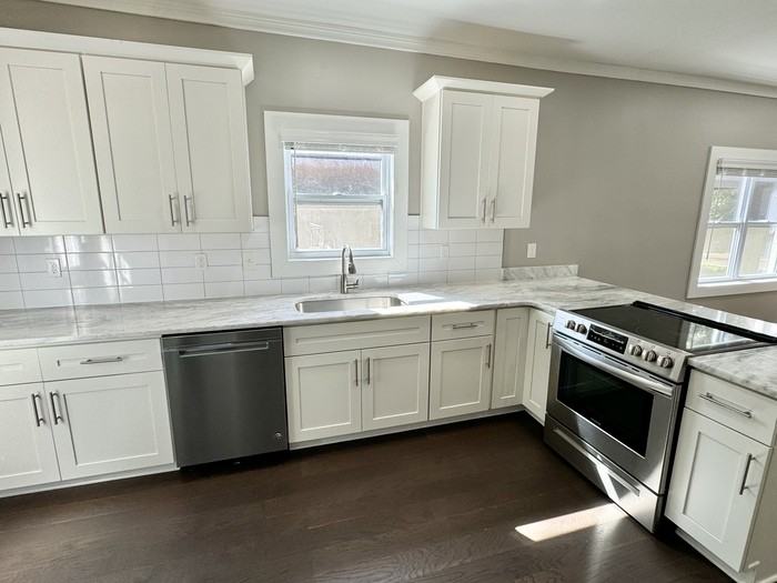 1046 Tanglewood St - Photo 7 of 21