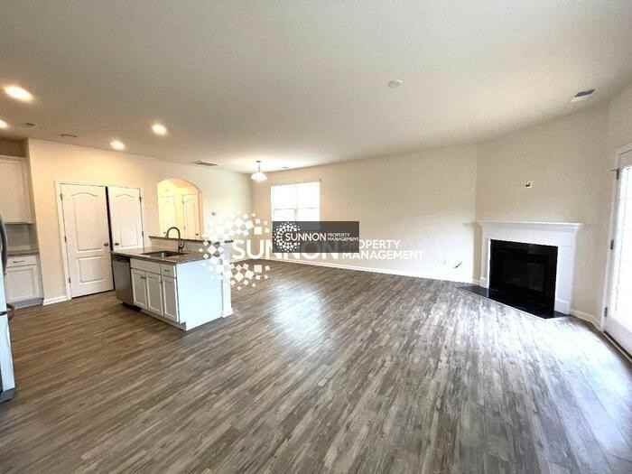 424 Kanard Way - Photo 4 of 15