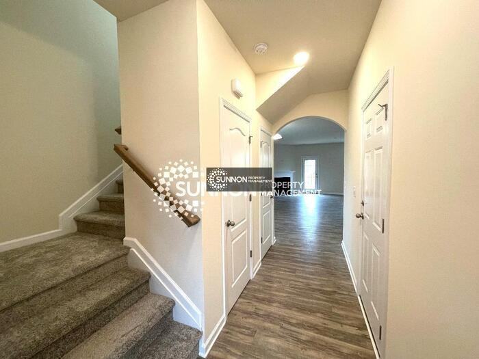 424 Kanard Way - Photo 5 of 15