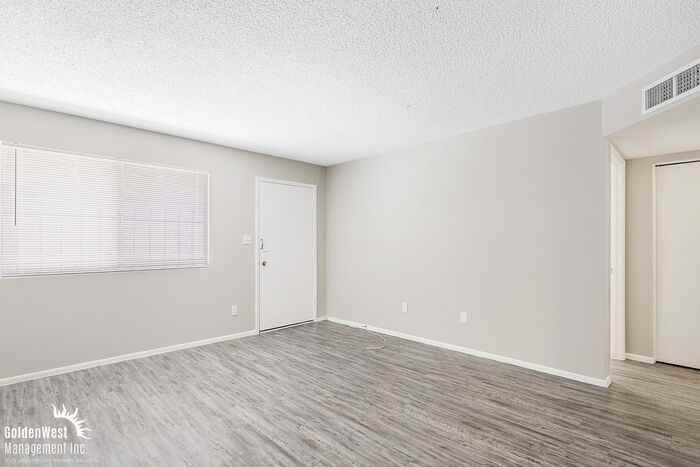 6818 N 17th Ave #7 - Photo 4 of 17