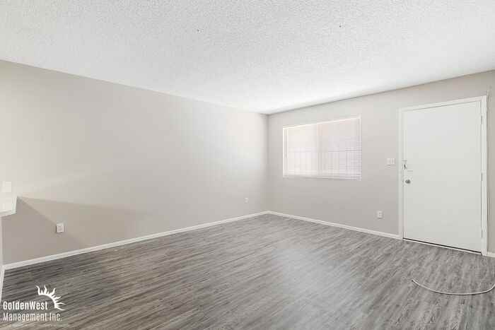 6818 N 17th Ave #7 - Photo 5 of 17