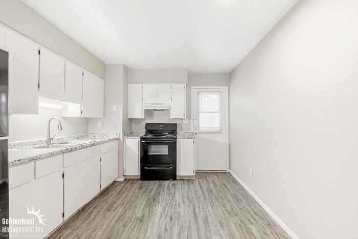 6818 N 17th Ave #7 - Photo 6 of 17