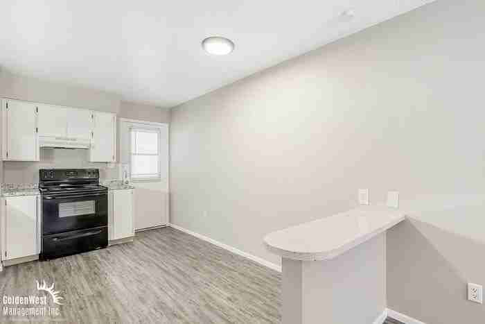 6818 N 17th Ave #7 - Photo 7 of 17