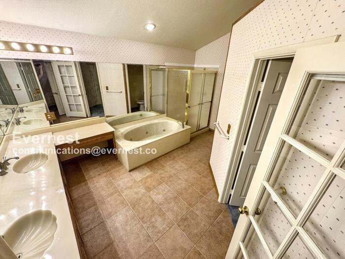 1916 Hobson Dr - Photo 6 of 20