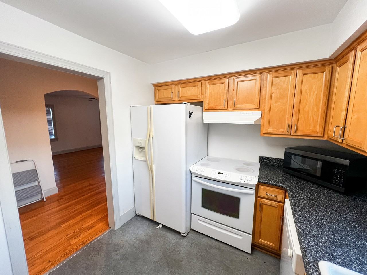 123 Pollock St #123 - Photo 5 of 11