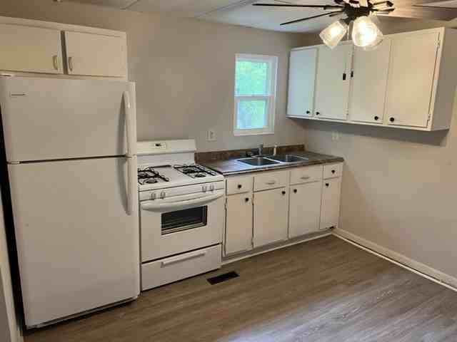 142 Dana Ave #142 - Photo 6 of 11