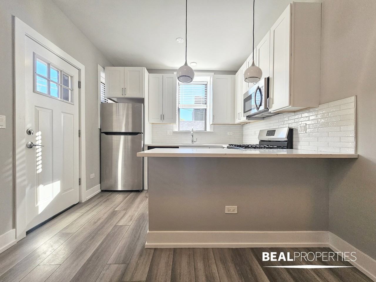 3939 N Janssen Ave - Photo 6 of 12