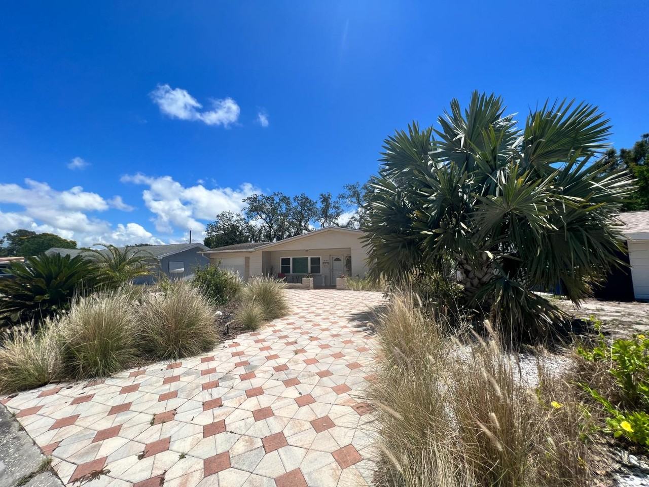 6164 Fairfield Ave S - Photo 3 of 20