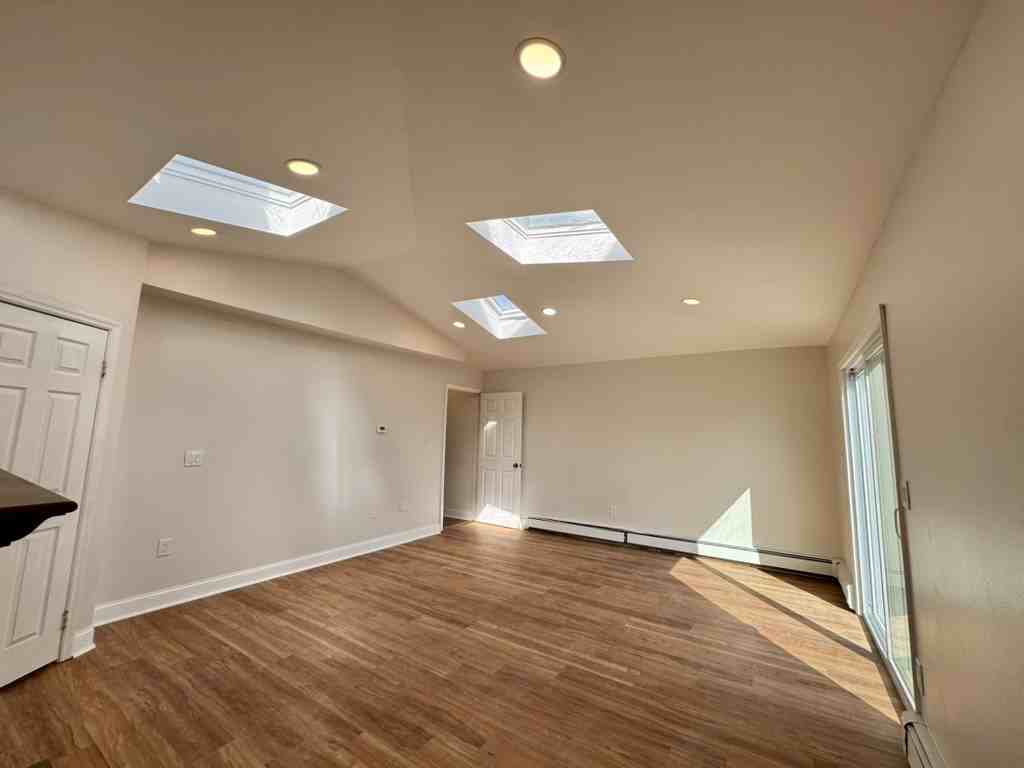 1542 Brunswick Ave #B - Photo 5 of 27