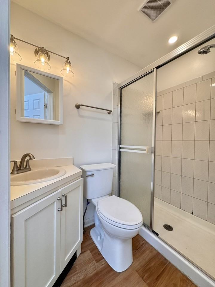 1542 Brunswick Ave #B - Photo 7 of 27