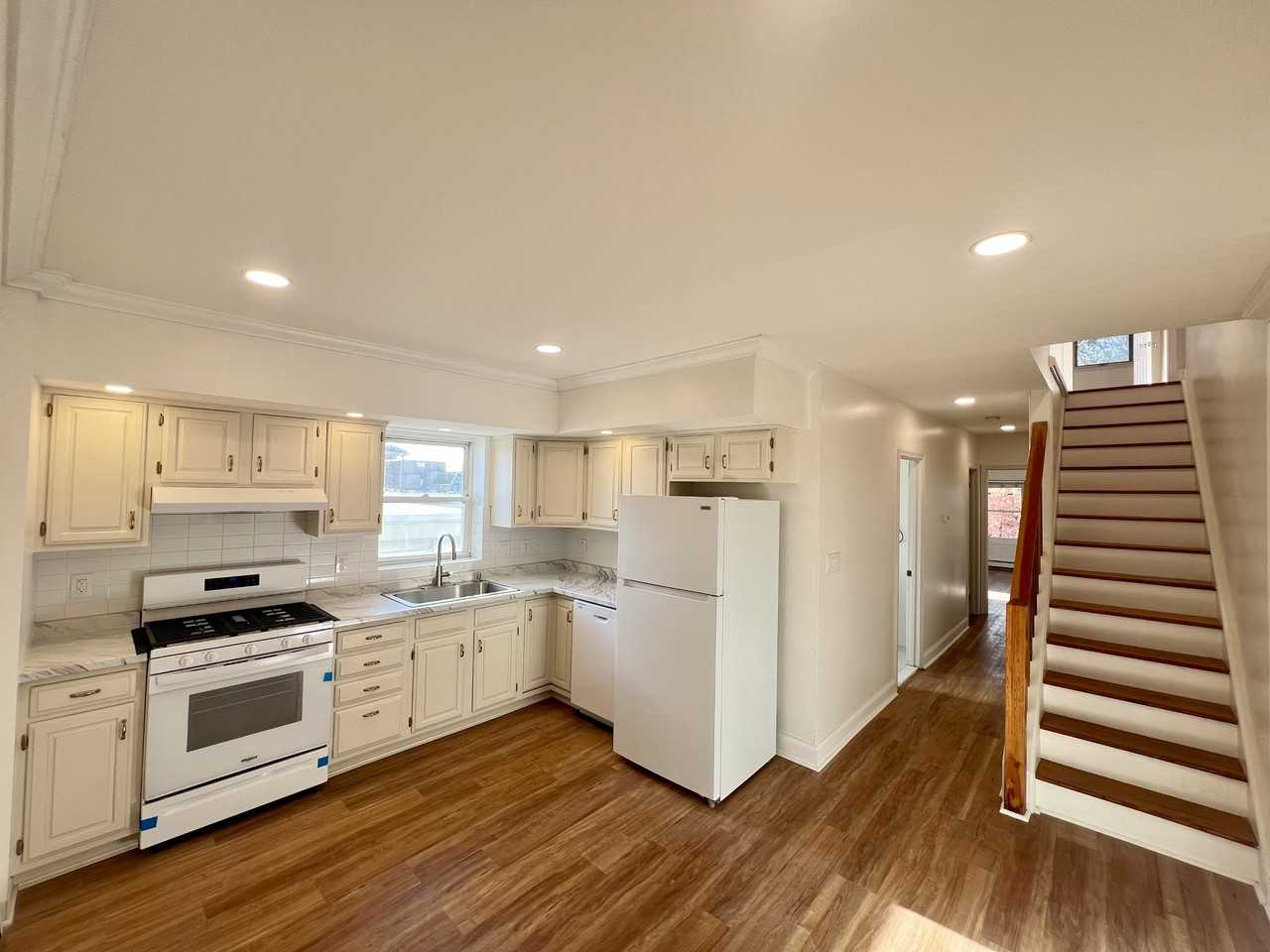 1542 Brunswick Ave #B - Photo 2 of 27